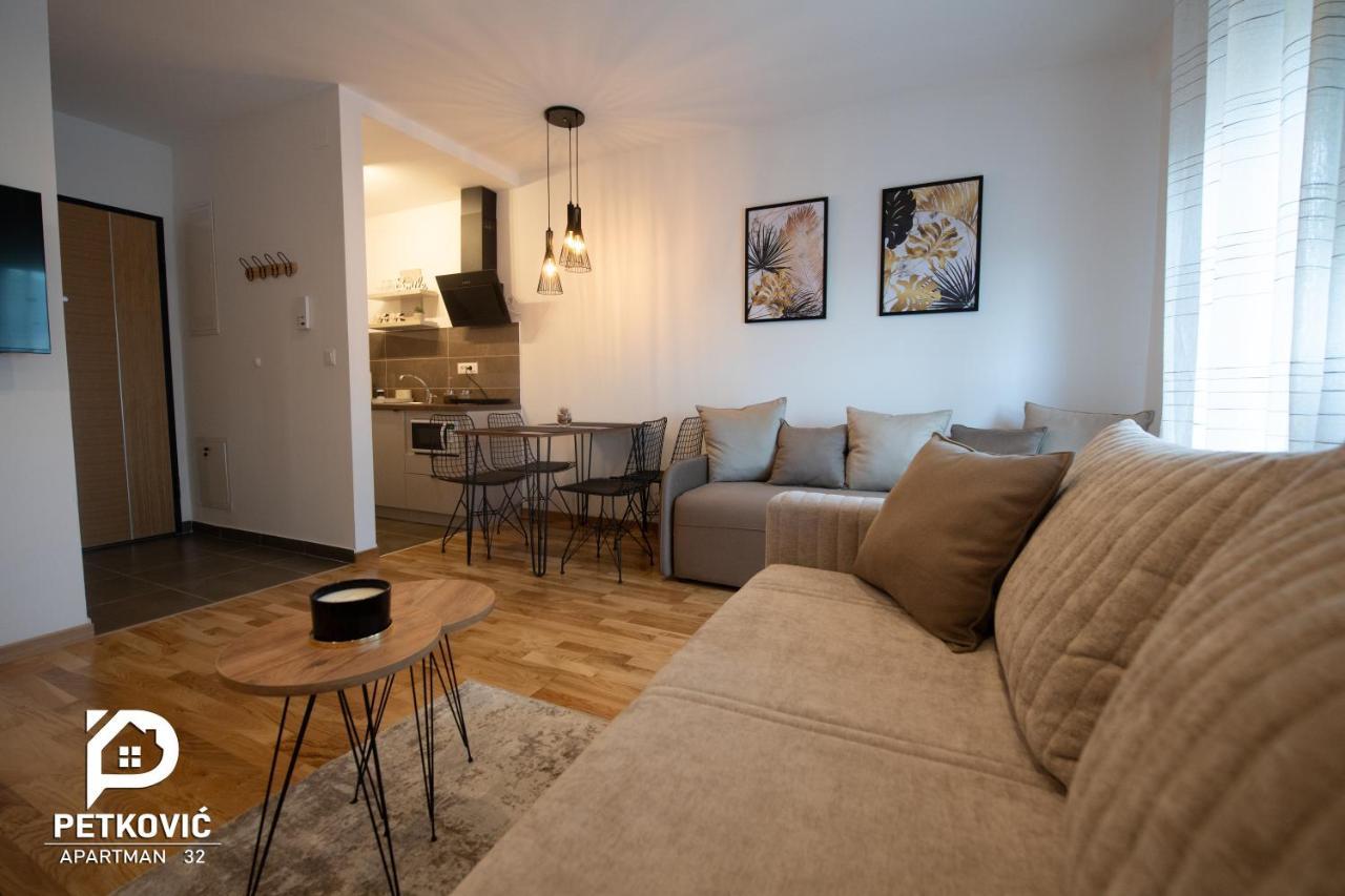 Petkovic Apartmani Studio32 Jagodina Exterior photo