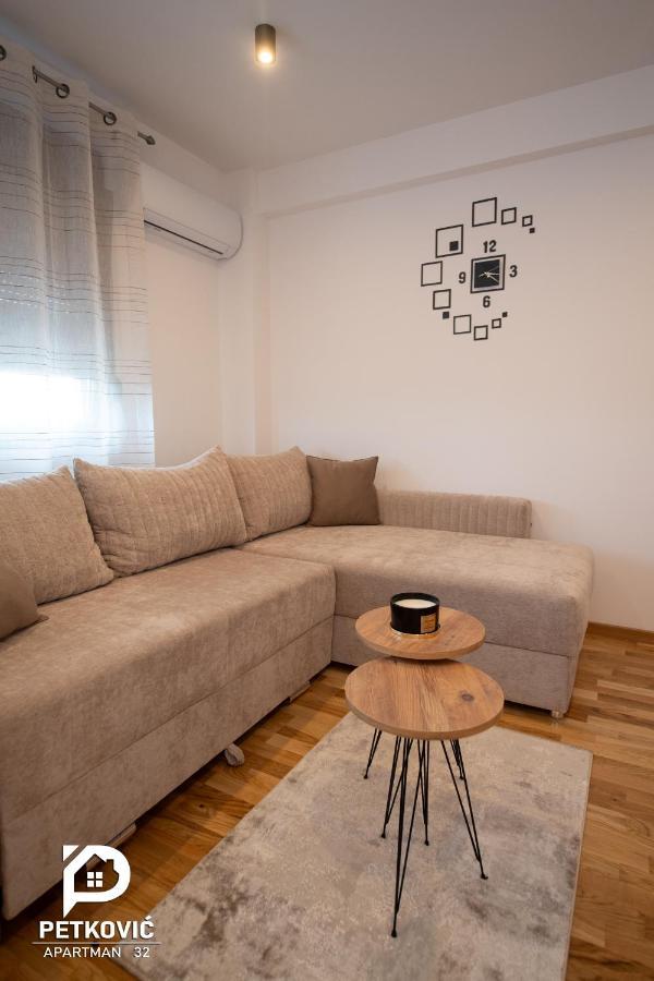 Petkovic Apartmani Studio32 Jagodina Exterior photo