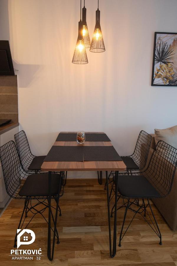 Petkovic Apartmani Studio32 Jagodina Exterior photo