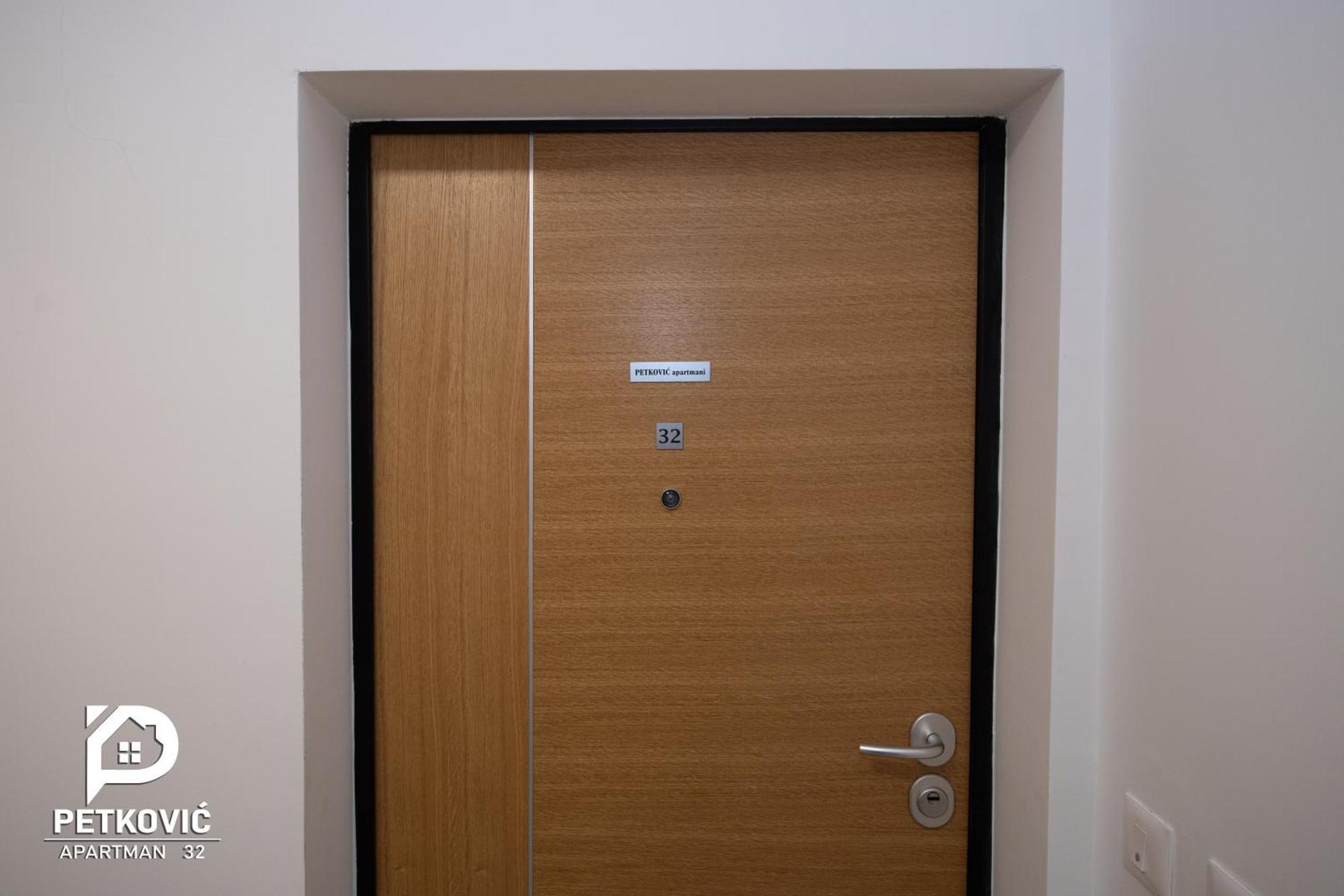 Petkovic Apartmani Studio32 Jagodina Exterior photo